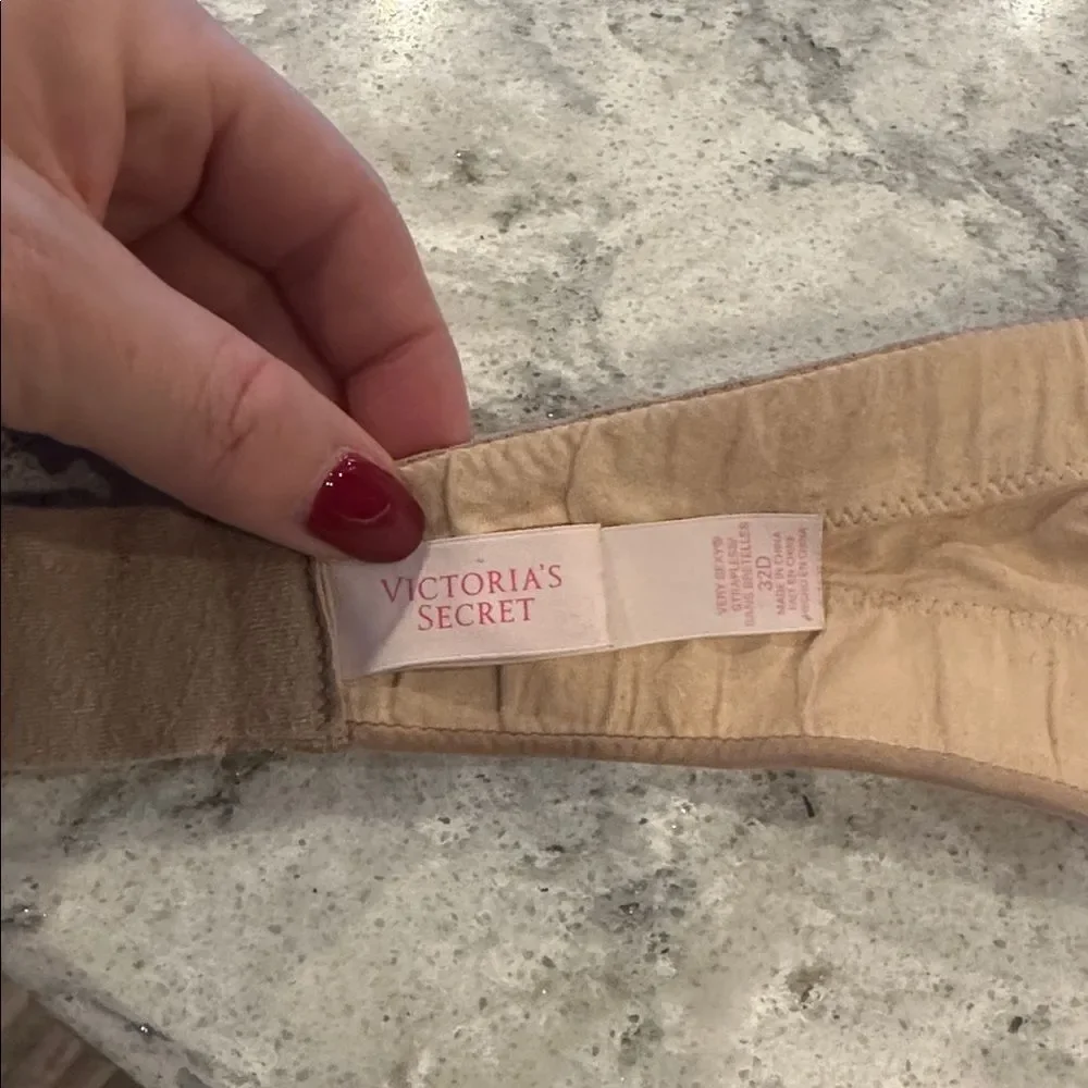 💖 Victoria’s Secret Nude Strapless Push-Up Bra – Size 32D